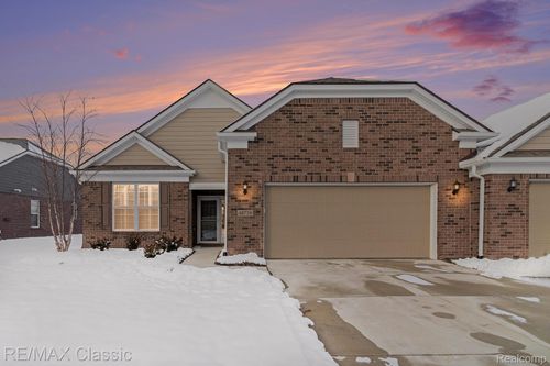 48738 Rockview Rd, Novi, MI, 48374-6307 | Card Image