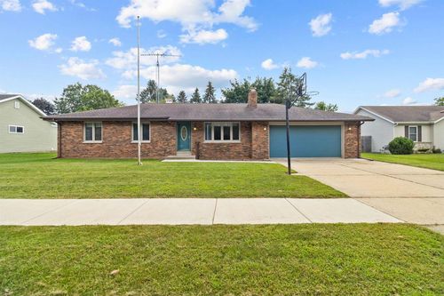 3729 Tripp Rd, Janesville, WI, 53548-9211 | Card Image