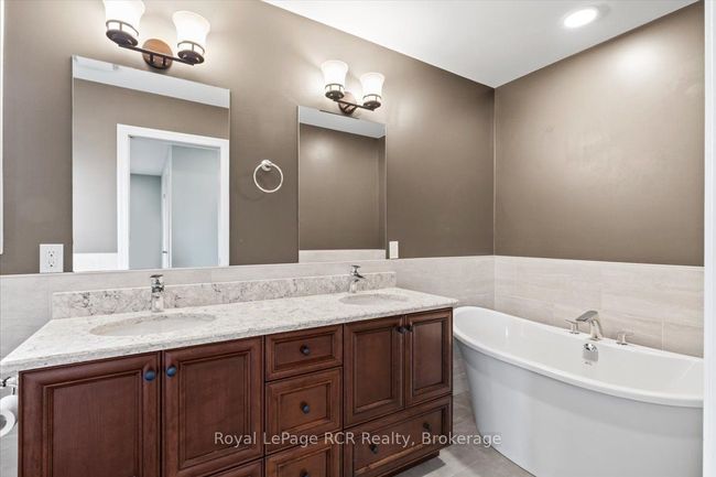 111 Macdonald Cres, House other with 4 bedrooms, 3 bathrooms and 4 parking in Grey ON | Image 19