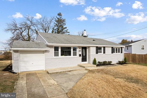 205 Cardinal Dr, BELLMAWR, NJ, 08031-1116 | Card Image