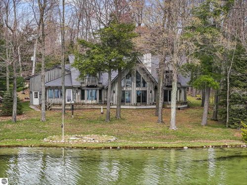 45 W Traverse Lake Rd, Maple City, MI, 49664 | Card Image