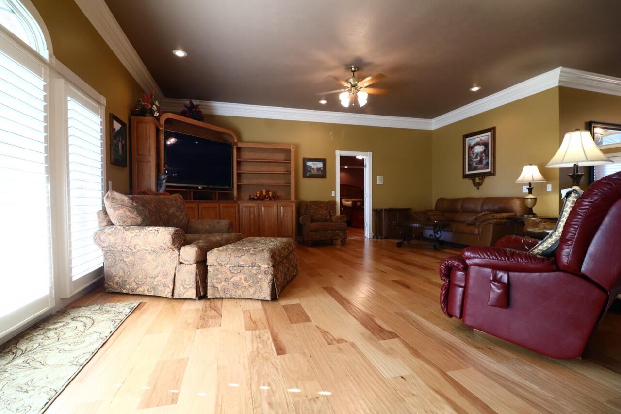 Residential in Mayfield 3