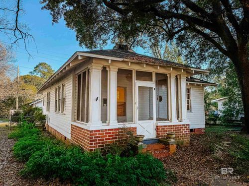 206 1st St, Chickasaw, AL, 36611-1522 | Card Image