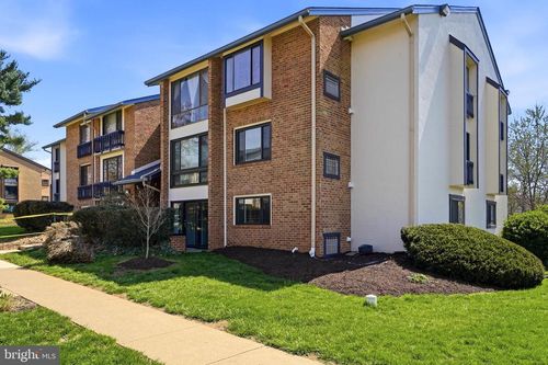 apt-8101-10222 Bushman Dr, OAKTON, VA, 22124-2822 | Card Image