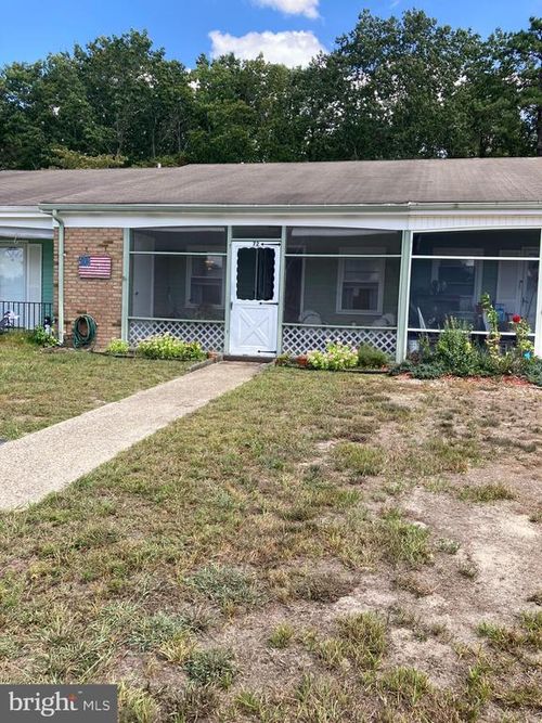 72 Kingston Way, Southampton, NJ, 08088-1211 | Card Image