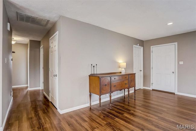 1051 Saint Clair St, House other with 3 bedrooms, 2 bathrooms and 2 parking in Carlyle IL | Image 4