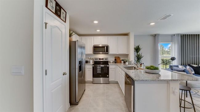 6626 Leo Ln, Townhouse with 3 bedrooms, 3 bathrooms and null parking in HARMONY FL | Image 6