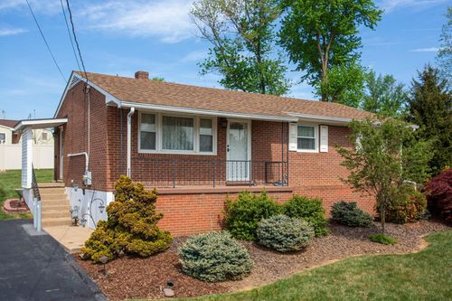 225 Hartman Dr, Harrisonburg, VA, 22802-2132 | Card Image