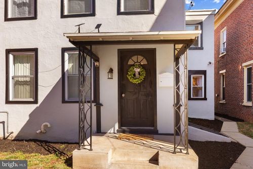 255 Chestnut St, POTTSTOWN, PA, 19464-5560 | Card Image