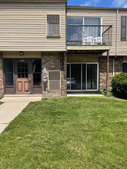 38220 Fairway Ct, Clinton Township, MI, 48038-3493 | Card Image
