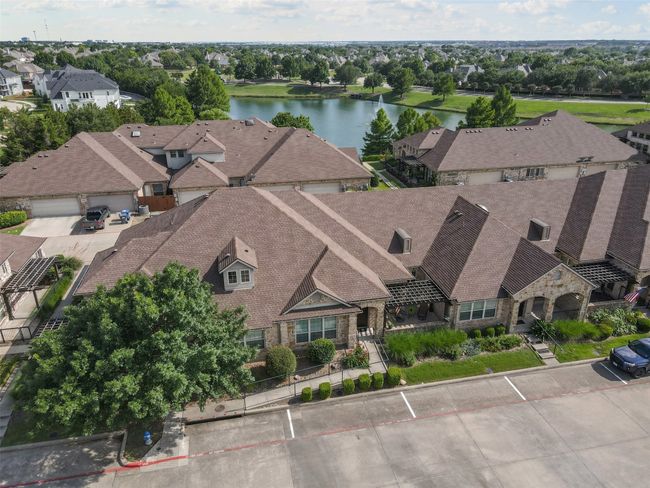 Lock-and-leave lifestyle—let the HOA handle the exterior maintenance! | Image 35