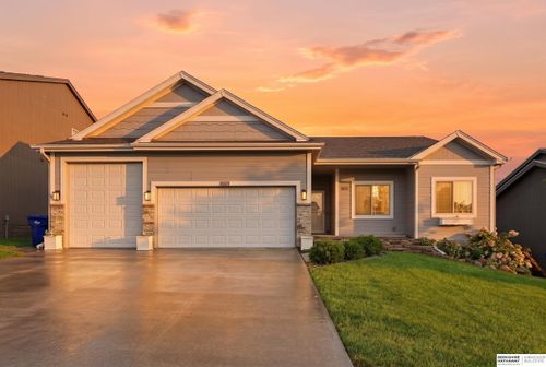 16624 Hanover St, Bennington, NE, 68007-3293 | Card Image