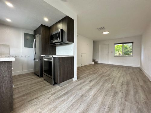 apt-8-913 Ne 17th St, Fort Lauderdale, FL, 33305-3143 | Card Image