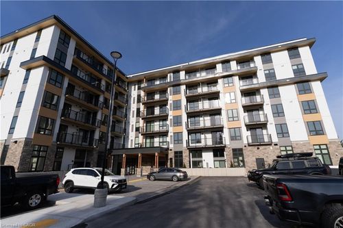 215-101 Golden Eagle Road, Waterloo, ON, N2V0H4 | Card Image