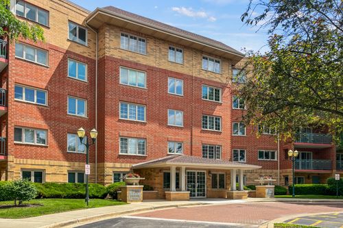 unit-104-730 Creekside Dr, Mount Prospect, IL, 60056-6380 | Card Image