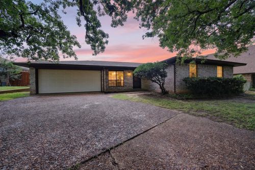 304 Shady Ln, Azle, TX, 76020-3236 | Card Image