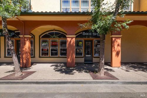 9078 Windsor Rd, Windsor, CA, 95492-9701 | Card Image