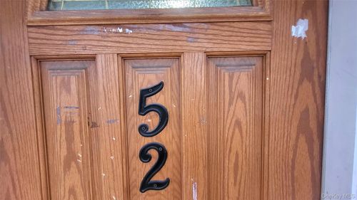 52 Catharine St, Poughkeepsie, NY, 12601-2501 | Card Image