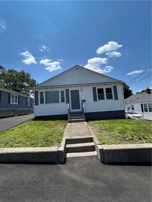 55 Oliver St, North Providence, RI, 02904-5046 | Card Image