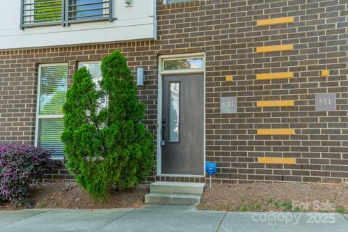 947 Warren Burgess Ln, Charlotte, NC, 28205-1258 | Card Image