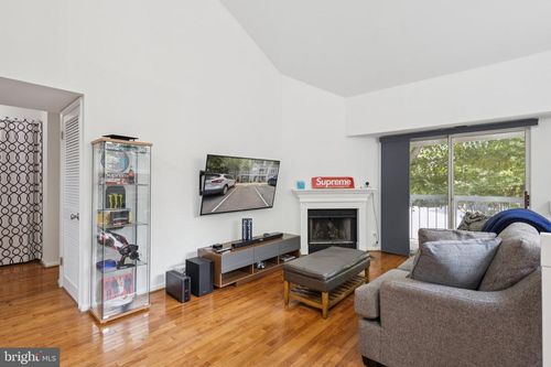 5807-5807 Orchard Hill Ct, CLIFTON, VA, 20124-1073 | Card Image
