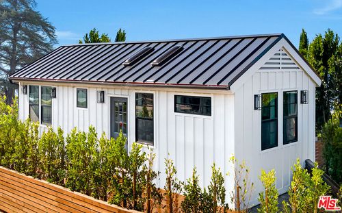 6761 Case Ave Avenue, North Hollywood, CA, 91606 | Card Image