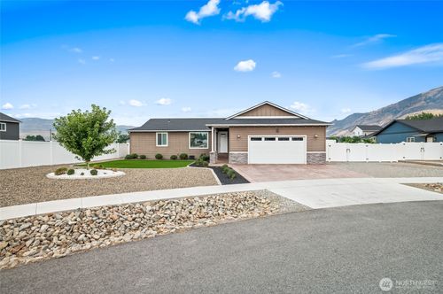 57 Margaux Loop, Malaga, WA, 98828-6000 | Card Image