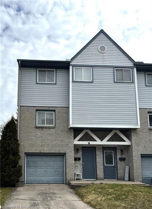 49-589 Beechwood Dr, Waterloo, ON, N2T2K9 | Card Image