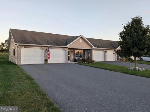 327 Franklin Way, SHIPPENSBURG, PA, 17257-7939 | Card Image