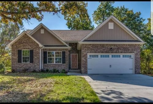 1482 Trainer Rd, Clarksville, TN, 37042-6619 | Card Image