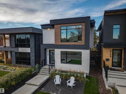 8707 Strathearn Cres Nw, Edmonton, AB, T6C4C5 | Card Image
