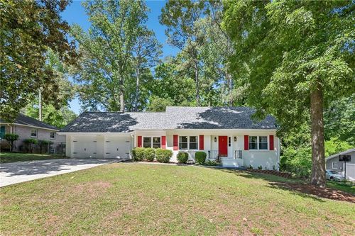 889 Valley Creek Dr, Stone Mountain, GA, 30083-4932 | Card Image