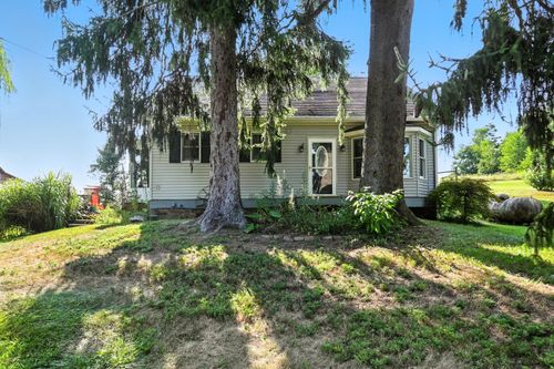 8693 Grove Church Rd, Gambier, OH, 43022-9719 | Card Image