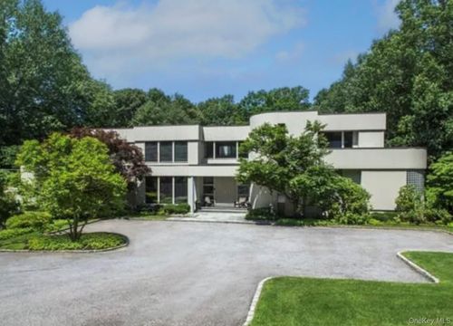 70 Shutter Ln, Oyster Bay, NY, 11771-3304 | Card Image