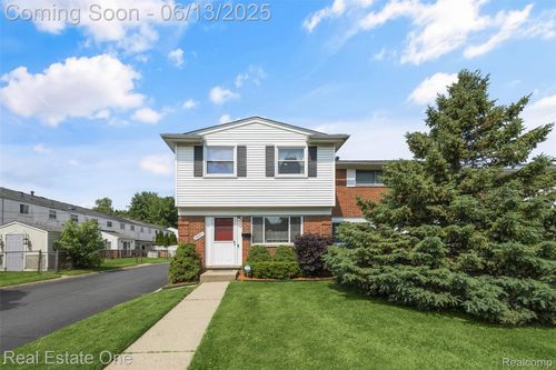 20107 Merle Ct, Clinton Township, MI, 48035-4714 | Card Image