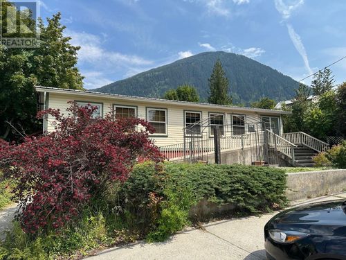 316 6th Ave, New Denver, BC, V0G1S1 | Card Image