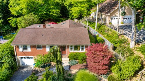 214 Heatherton Dr, Covington, VA, 24426-6337 | Card Image