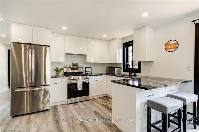 4 - 99 Fourth Concession Rd, Home with 1 bedrooms, 1 bathrooms and 2 parking in Brant ON | Image 8