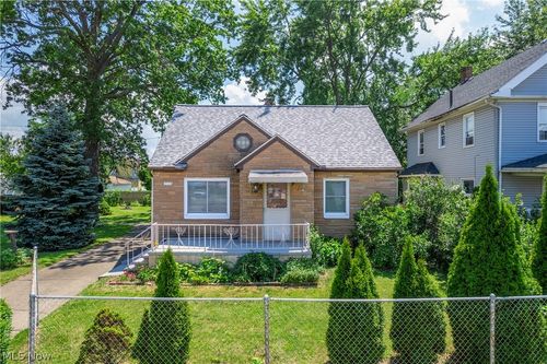 2124 E 28th St, Lorain, OH, 44055-1933 | Card Image