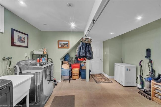 84 Doctor Moore Crt, House other with 3 bedrooms, 2 bathrooms and 5 parking in Acton ON | Image 30