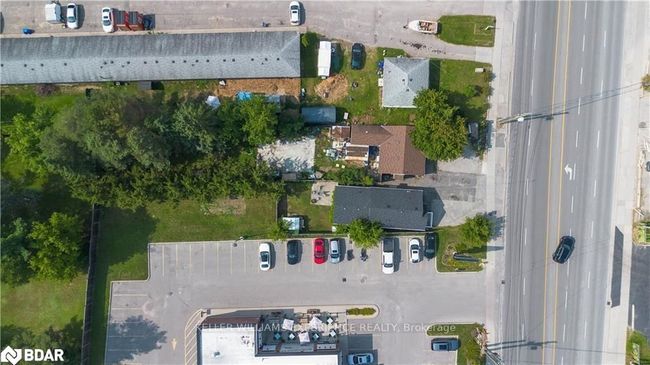 177 Mill St, Home with 2 bedrooms, 1 bathrooms and 2 parking in Angus ON | Image 4
