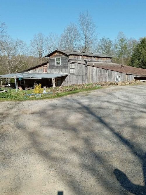 262 Hiwassee Rd, Crossville, TN, 38572-8802 | Card Image