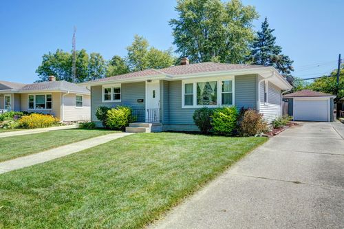 4015 Harding Rd, Kenosha, WI, 53142-7038 | Card Image