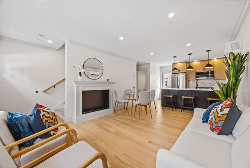 apt-2-9 Swan St, Beverly, MA, 01915-3792 | Card Image