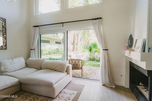 b-5716 Skyview Way, Agoura Hills, CA, 91301-1670 | Card Image