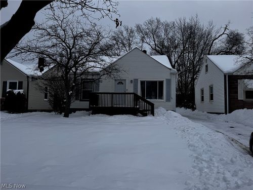 541 Helper Dr, Bedford, OH, 44146-2325 | Card Image