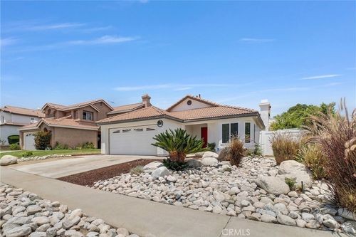 501 Roosevelt St, Corona, CA, 92879-1157 | Card Image