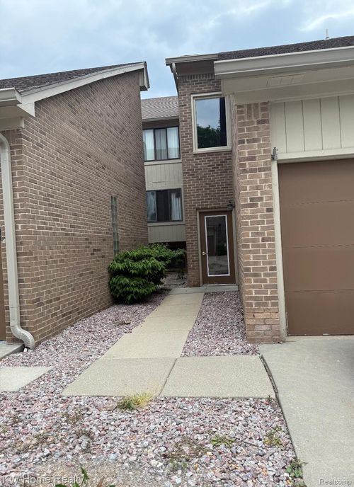 42372 Lochmoor St, Clinton Township, MI, 48038-1774 | Card Image