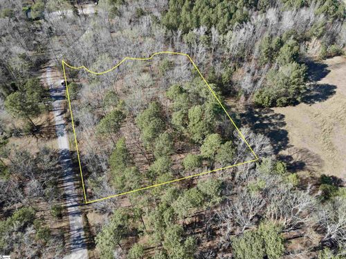 122/124 Lollis Road, Greenwood, SC, 29649 | Card Image