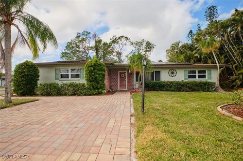 8955 Crest Lane N, Fort Myers, FL, 33907 | Card Image